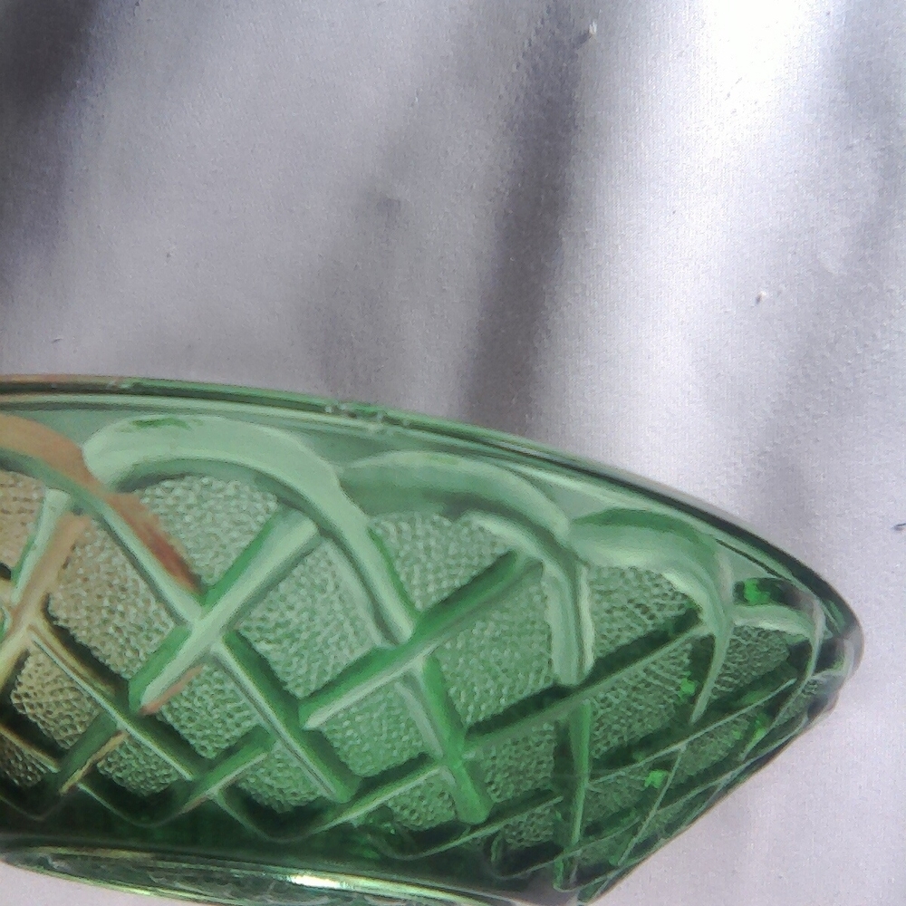 Vtg astrology themed ~Cancer~ Green Glass Bowl With Crab & Dates Zodiac Dish - Picture 13 of 13